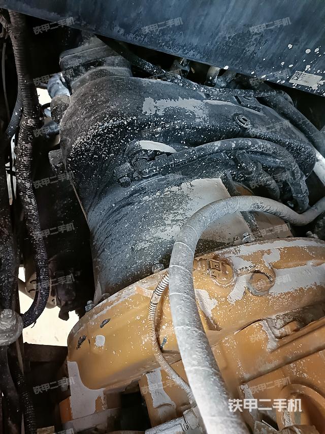 发动机右侧（整机外观及大件）