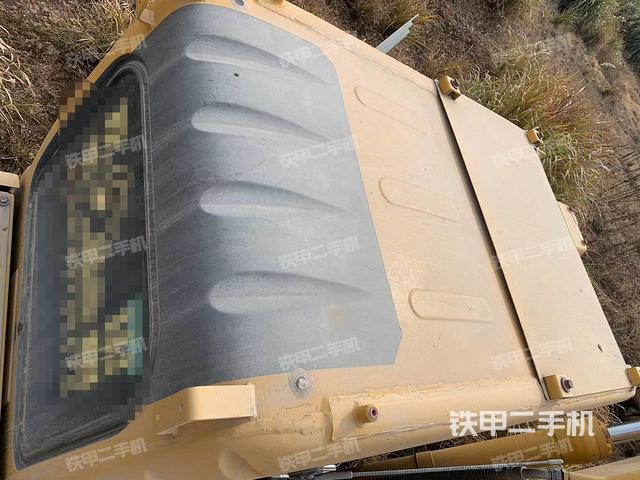 駕駛室頂部（整機外觀）