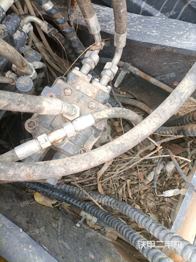 回轉(zhuǎn)馬達(dá)(上車(chē)部件) 回轉(zhuǎn)馬達(dá)(上車(chē)部件)