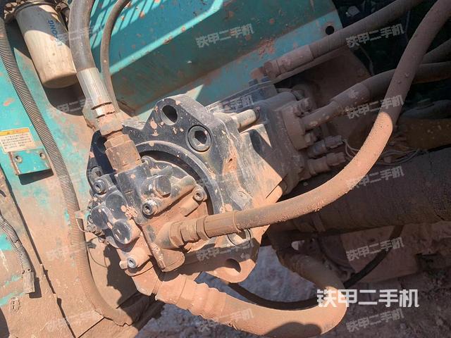 液壓泵艙室正面整體(整機(jī)外觀) 液壓泵艙室正面整體(整機(jī)外觀)