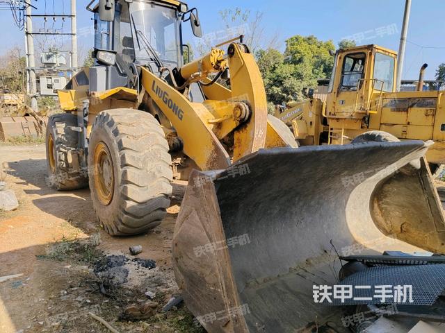 右前45°(整機外觀) 右前45°(整機外觀)