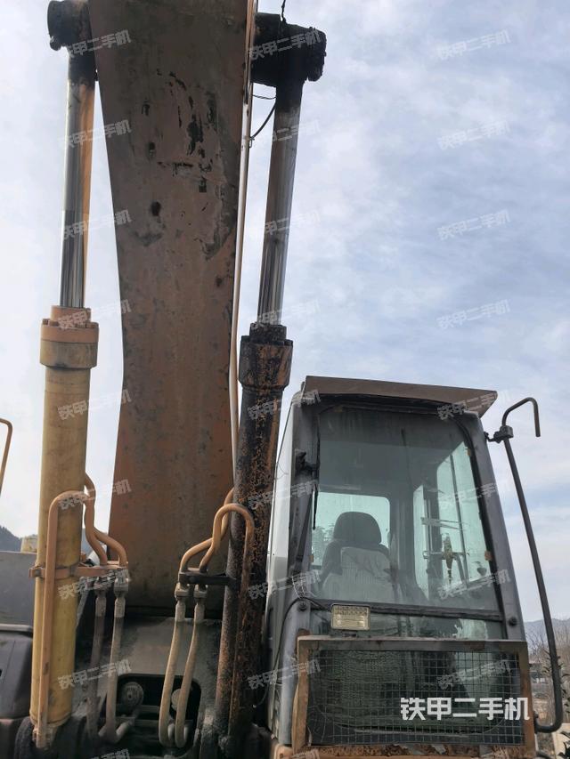 大臂油缸整體?豎拍（工作和回轉(zhuǎn)裝置）