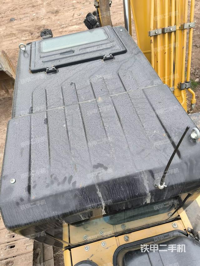 驾驶室顶部（整机外观）