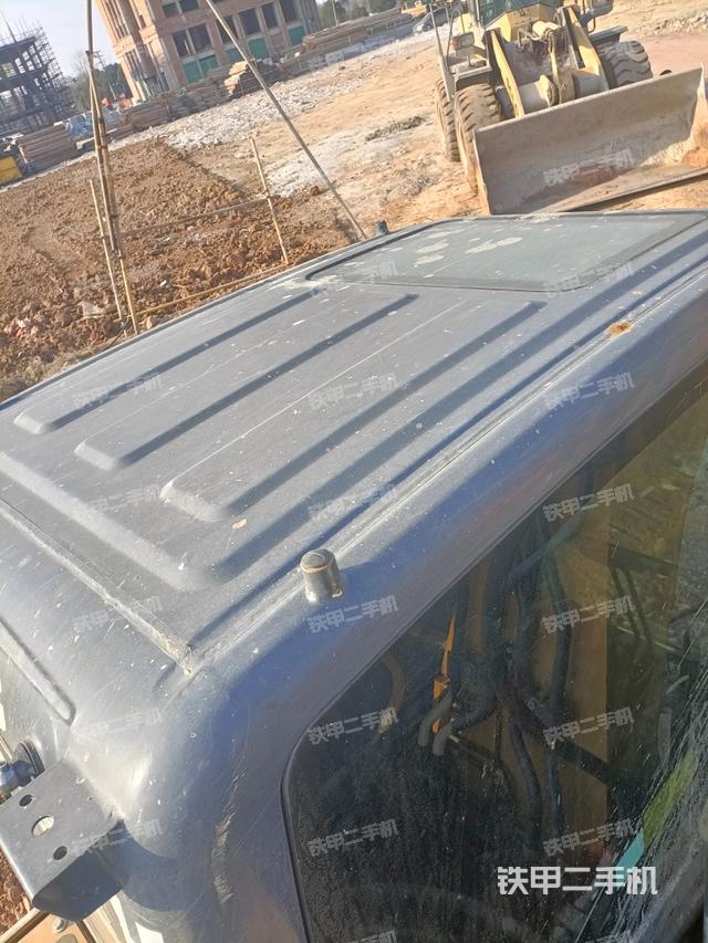 駕駛室頂部俯視(上車(chē)部件) 駕駛室頂部俯視(上車(chē)部件)