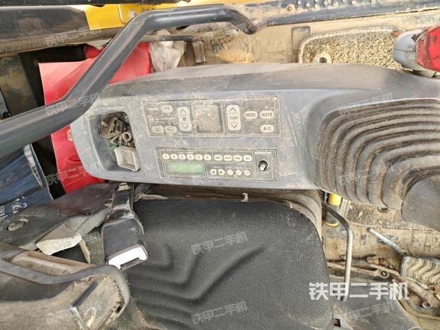 座椅左側(cè)控制臺(tái)/音響/含左手柄（駕駛室部分）