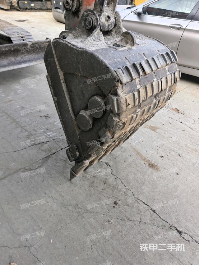 鏟斗45度(工作和回轉(zhuǎn)裝置) 鏟斗45度(工作和回轉(zhuǎn)裝置)