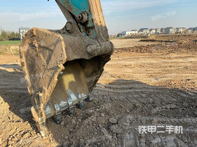 鏟斗右后整體(工作和回轉裝置) 鏟斗右后整體(工作和回轉裝置)
