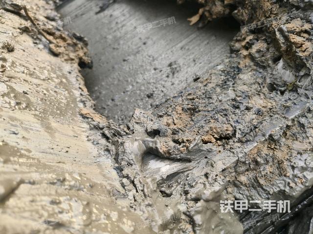 右側(cè)行走馬達蓋板(行走機構(gòu)) 右側(cè)行走馬達蓋板(行走機構(gòu))