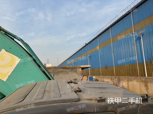 駕駛室頂部(整機外觀) 駕駛室頂部(整機外觀)