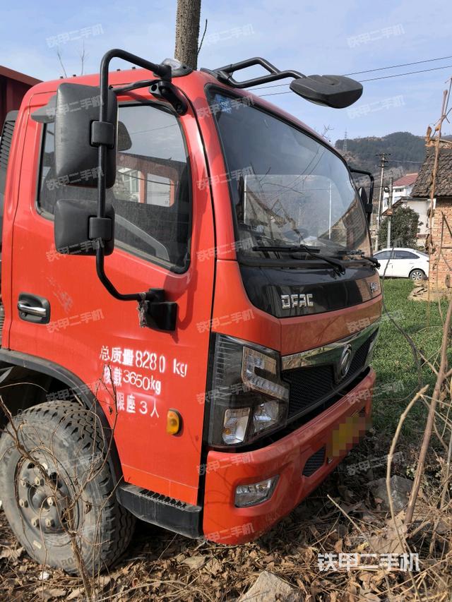 駕駛室正側(cè)（駕駛室/操作室）