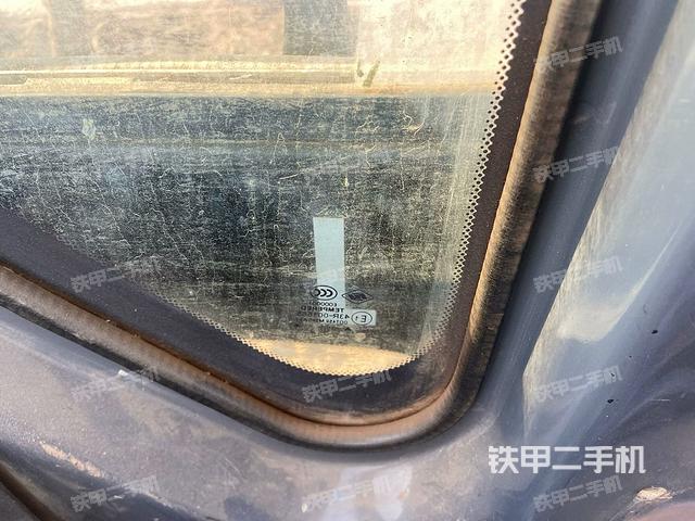 左后方玻璃角標(駕駛室部分) 左后方玻璃角標(駕駛室部分)