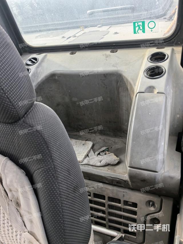 右側(cè)玻璃角標(biāo)（駕駛室部分）