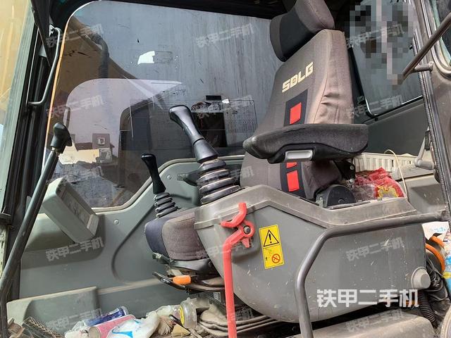 駕駛室整體（整機外觀）