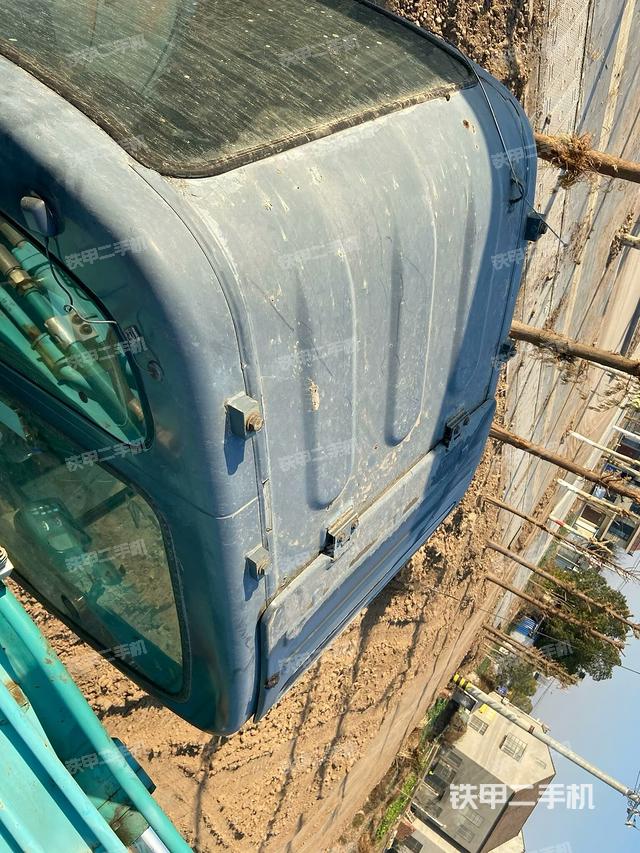 駕駛室頂部俯視(上車部件) 駕駛室頂部俯視(上車部件)