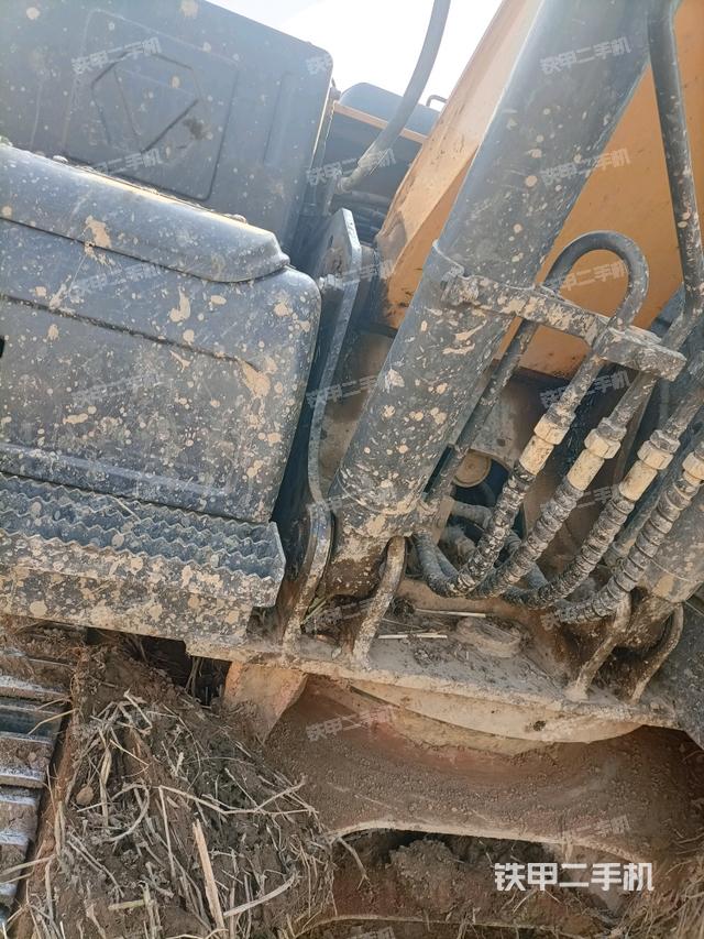 大臂根部?斜視(工作和回轉(zhuǎn)裝置) 大臂根部?斜視(工作和回轉(zhuǎn)裝置)