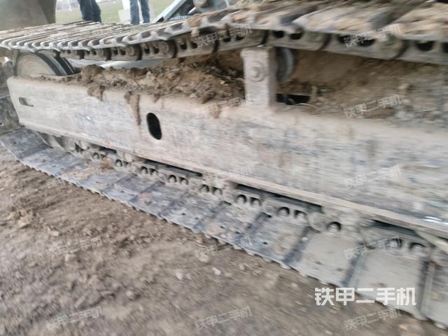 右側(cè)履帶整體?(行走機(jī)構(gòu)) 右側(cè)履帶整體?(行走機(jī)構(gòu))