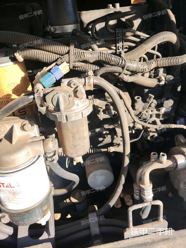 發(fā)動(dòng)機(jī)室（上車部件）