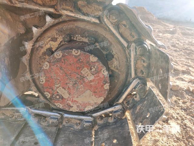 右驅(qū)動(dòng)輪（行走機(jī)構(gòu)）