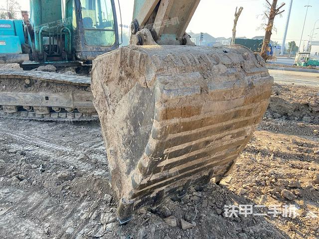 鏟斗45度(工作和回轉裝置) 鏟斗45度(工作和回轉裝置)