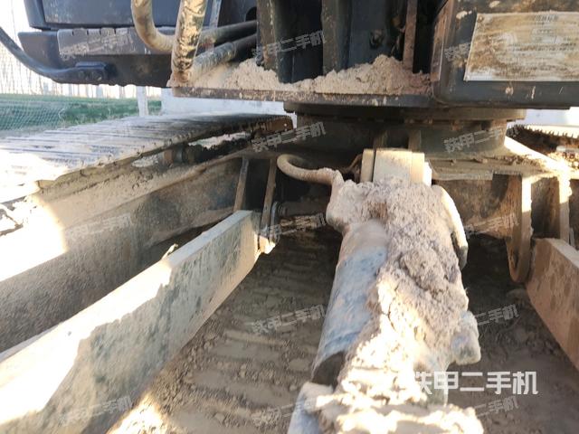 轉(zhuǎn)盤和下車架正前(工作和回轉(zhuǎn)裝置) 轉(zhuǎn)盤和下車架正前(工作和回轉(zhuǎn)裝置)