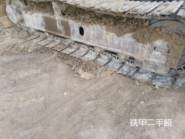左側(cè)履帶整體?(行走機(jī)構(gòu)) 左側(cè)履帶整體?(行走機(jī)構(gòu))