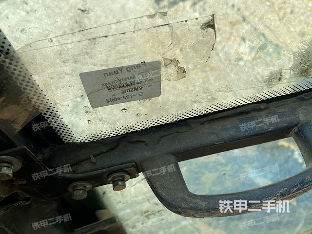 右側(cè)玻璃角標(biāo)(駕駛室部分) 右側(cè)玻璃角標(biāo)(駕駛室部分)