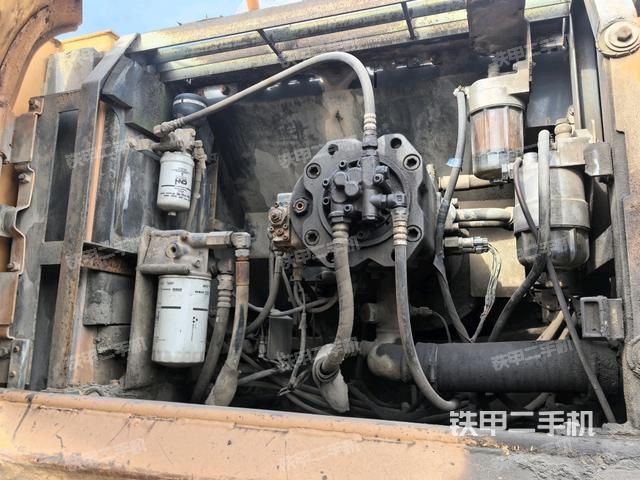 液壓泵斜45?右（大件艙室）