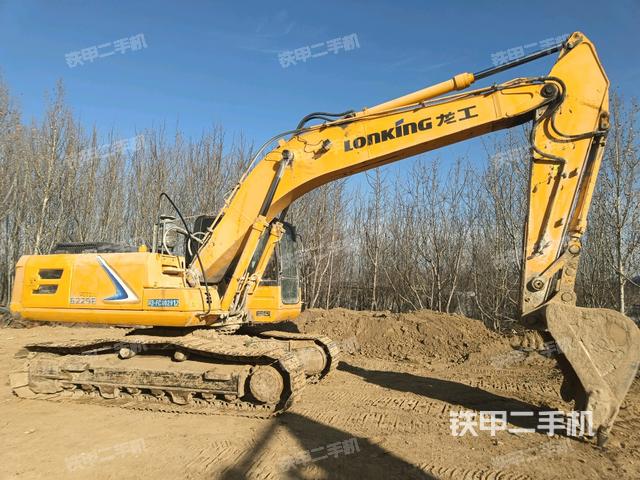 右前45(整機(jī)外觀) 右前45(整機(jī)外觀)