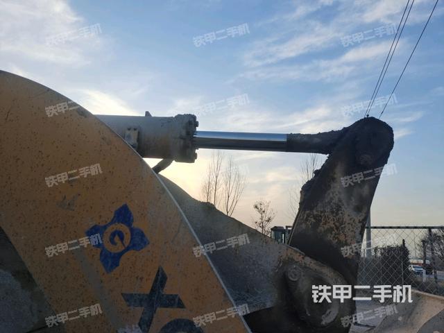 鏟斗油缸側(cè)面（工作裝置）