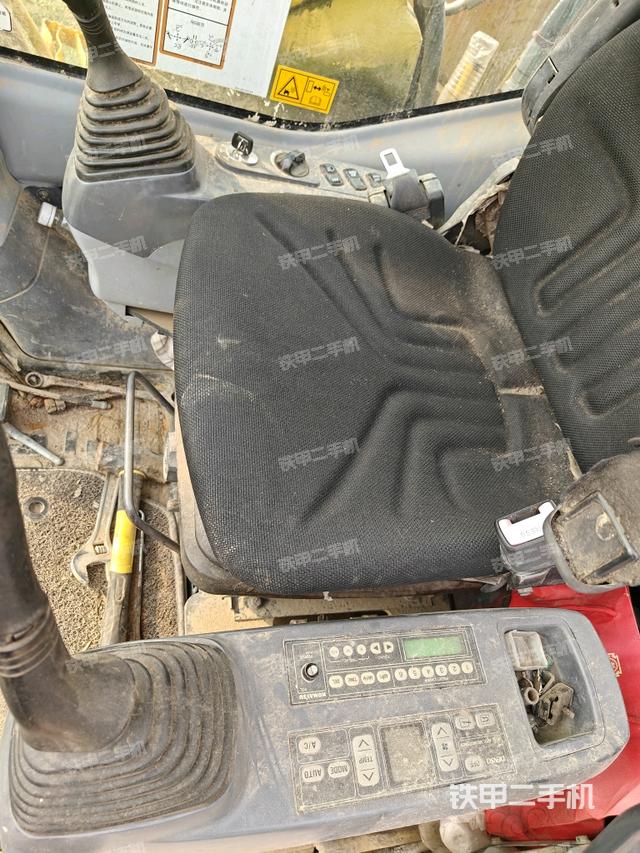 后窗玻璃角標(biāo)（駕駛室部分）