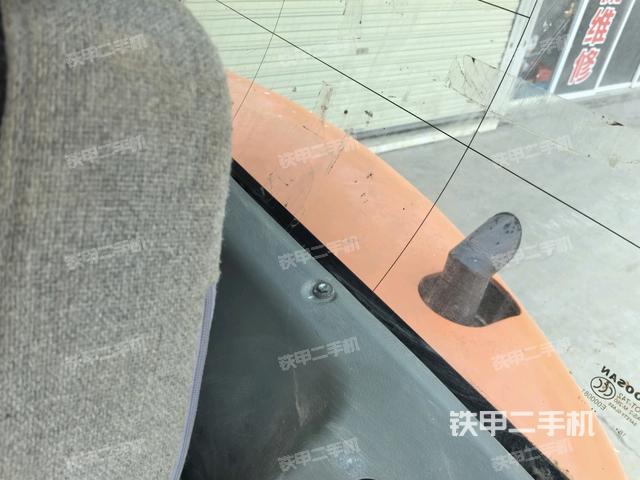 后窗玻璃角標(biāo)(駕駛室部分) 后窗玻璃角標(biāo)(駕駛室部分)