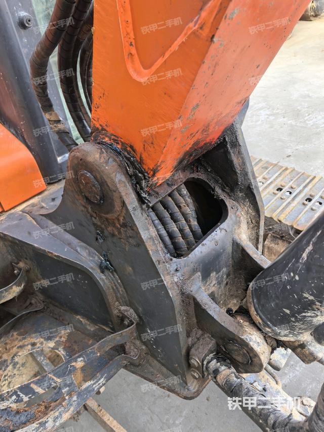 大臂根部?斜(工作和回轉(zhuǎn)裝置) 大臂根部?斜(工作和回轉(zhuǎn)裝置)