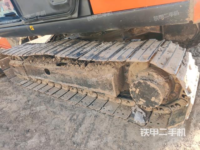 右側(cè)履帶整體?（行走機(jī)構(gòu)）