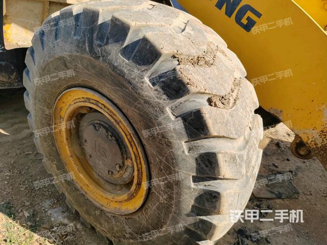 右前輪(行走機構(gòu)) 右前輪(行走機構(gòu))