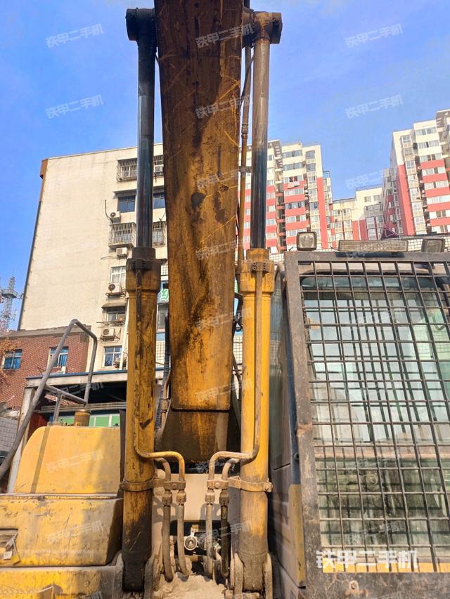 大臂油缸整體?豎拍(工作和回轉(zhuǎn)裝置) 大臂油缸整體?豎拍(工作和回轉(zhuǎn)裝置)