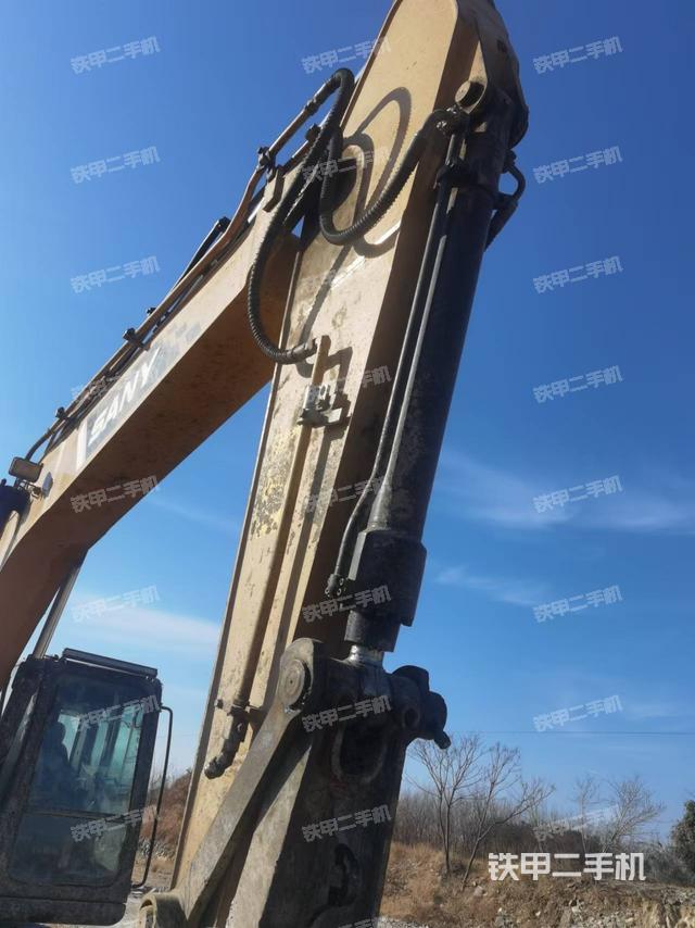 大臂整體?右側(工作和回轉裝置) 大臂整體?右側(工作和回轉裝置)