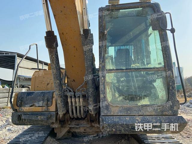 駕駛室左前45度(駕駛室部分) 駕駛室左前45度(駕駛室部分)