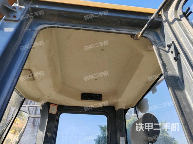 駕駛室頂部 外(駕駛室部分) 駕駛室頂部 外(駕駛室部分)