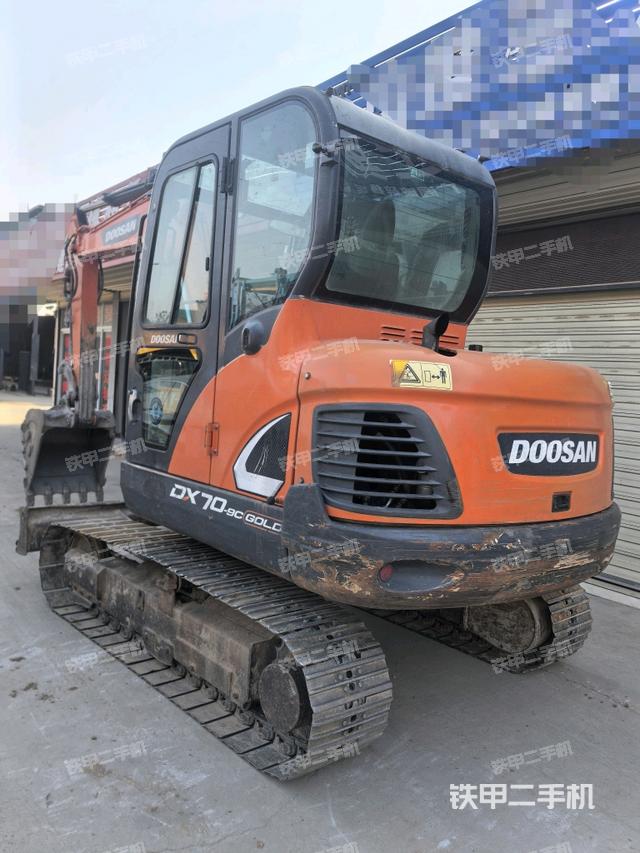 左后45(整機(jī)外觀) 左后45(整機(jī)外觀)