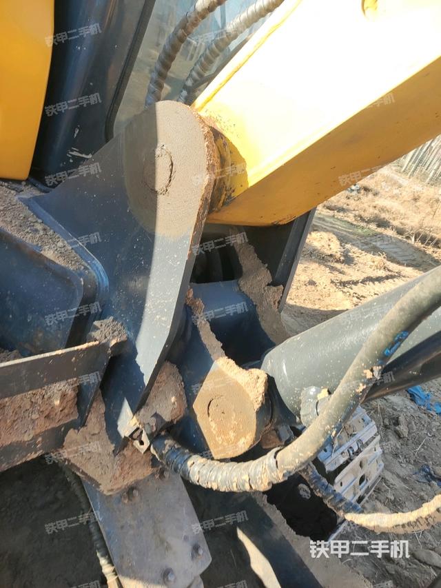 大臂根部?斜（工作和回轉(zhuǎn)裝置）