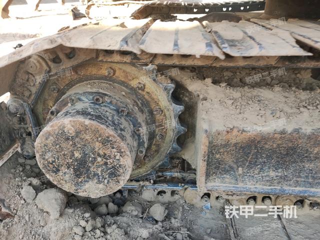 左驅(qū)動(dòng)輪（行走機(jī)構(gòu)）