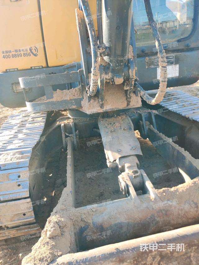 轉(zhuǎn)盤和下車架正前（工作和回轉(zhuǎn)裝置）