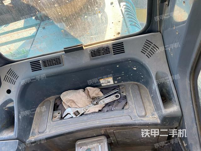 座椅后部(駕駛室部分) 座椅后部(駕駛室部分)