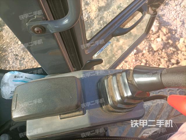 座椅左側控制臺/音響/含左手柄（駕駛室部分）