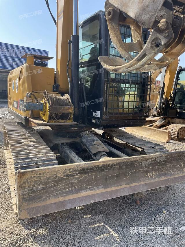 轉(zhuǎn)盤和下車架正前(工作和回轉(zhuǎn)裝置) 轉(zhuǎn)盤和下車架正前(工作和回轉(zhuǎn)裝置)