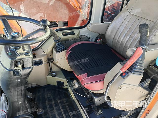 驾驶室整体（整机外观）