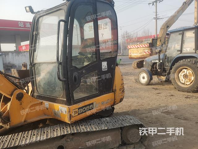 驾驶室整体（整机外观）