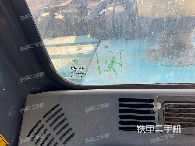后窗玻璃角標(駕駛室部分) 后窗玻璃角標(駕駛室部分)
