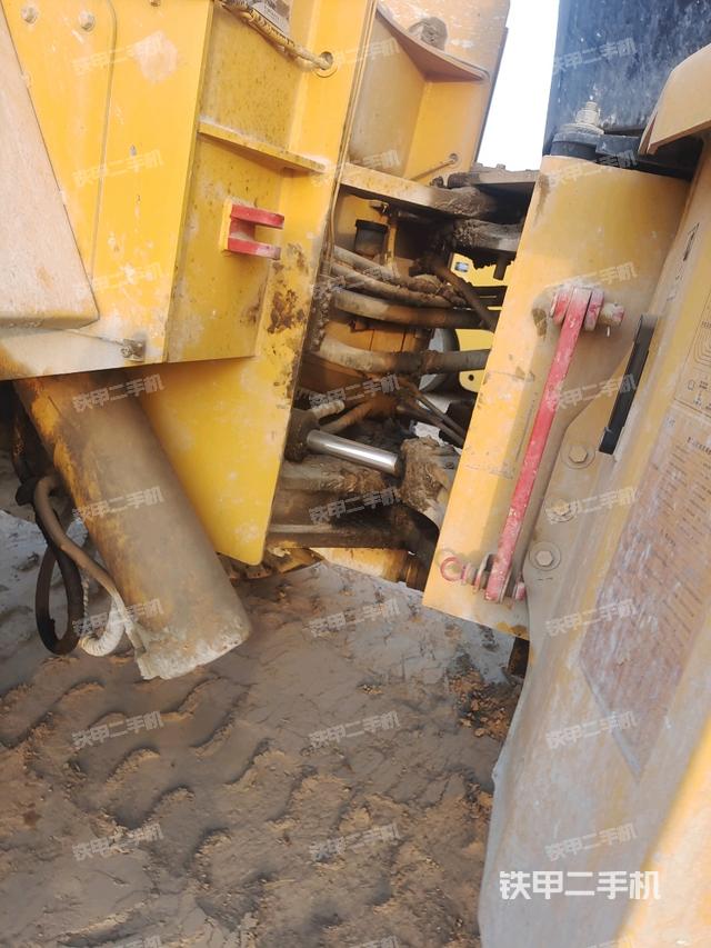 前驅(qū)動橋（液壓/傳動系統(tǒng)）