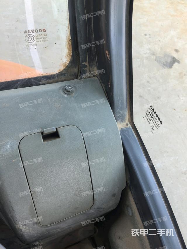 座椅后部(駕駛室部分) 座椅后部(駕駛室部分)